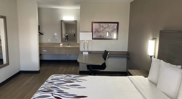 Номер Superior Red Roof Inn Jacksonville, AL