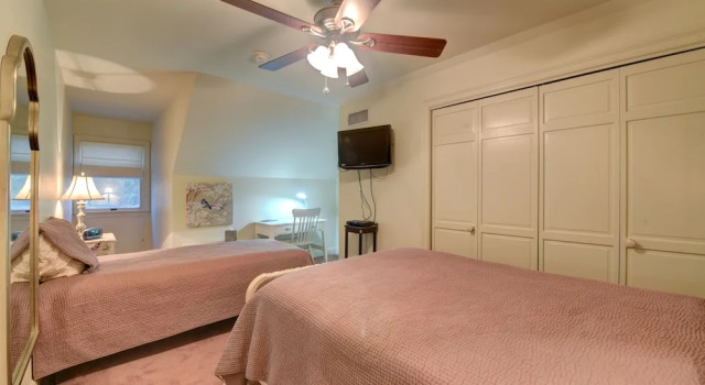 Трёхместный номер Luxury A Chateau on the Bayou Bed & Breakfast
