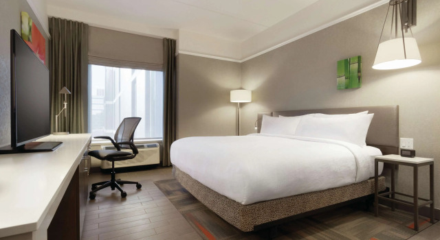 Hilton Garden Inn Calgary Downtown, Rezervați Hotel Hoteluri în Calgary cu parcare, aproape de Macleod Trail, Parcare