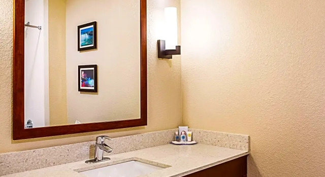 Четырёхместный люкс Comfort Inn & Suites Niagara Falls Blvd USA