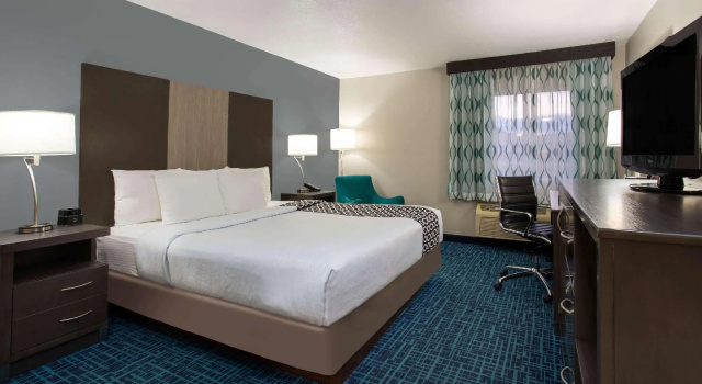 Двухместный номер Standard La Quinta Inn & Suites by Wyndham Peru Starved Rock St Park