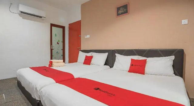 Люкс Standard RedDoorz @ Batam Center 2