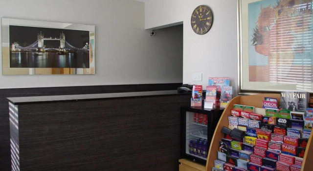 Трёхместный номер Standard Astoria Hotel