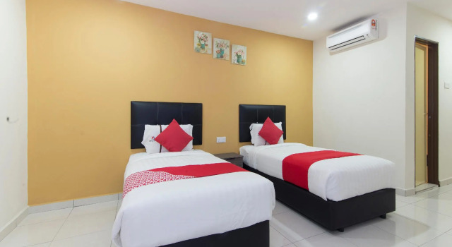Central Hotel