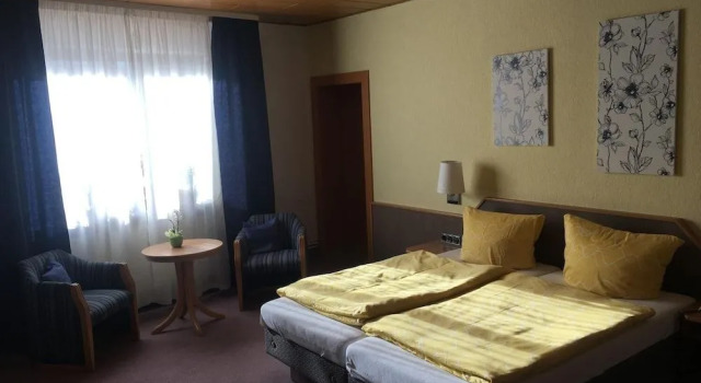 Hotel & Restaurant Hessischer Hof, Забронировать Отель Хайнбург земля Гессен