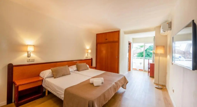 Номер Superior IROCO HOSTAL
