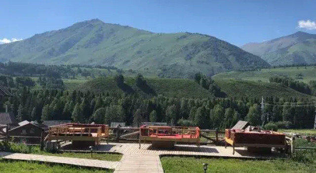 Hemu Youyuan Chalet Forest B&B, Prenota Chalet Ville a Xinjiang, Villa
