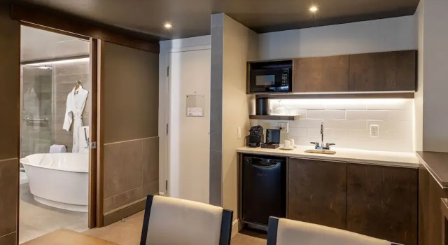 Семейный люкс Hôtel & Suites Normandin Québec