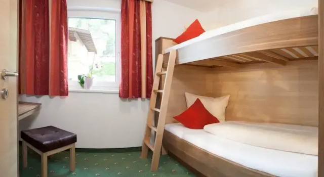 Apart Reich, Rezerwuj Hotel Hotele w Tyrol z parkingiem, Parking
