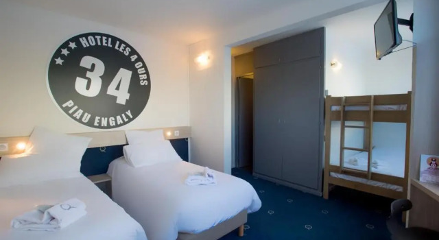 Четырёхместный номер Standard Hôtel des 4 Ours