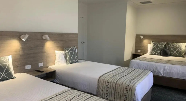 Люкс Hamilton Henry Parkes Motor Inn