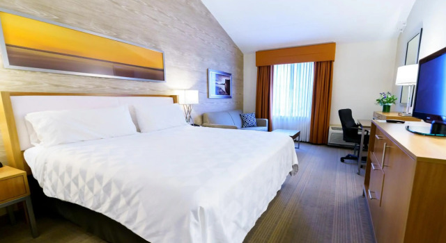 Holiday Inn Cape Cod, Prenota Hotel Falmouth Cape Cod