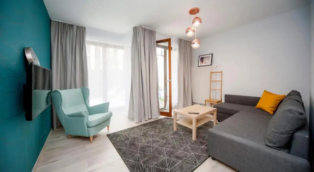 Very Berry - Maratonska 3 - Business Apartment, garden, check in 24h, Забронировать Апартаменты/квартира Отели Познани с парковкой, рядом с Jesuit Collegium, Парковка