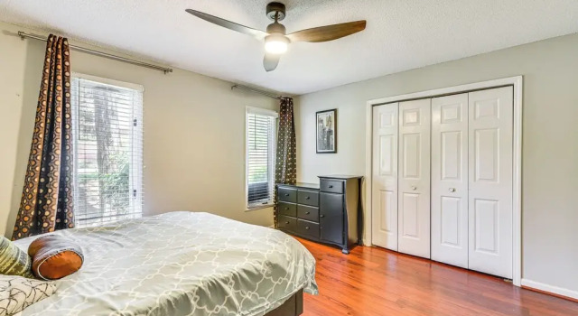 Pet friendly Charlotte Home w Deck Near Uptown, Buchen Sie Hotel Charlotte North Carolina