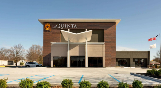 La Quinta Inn & Suites by Wyndham St Louis Route 66