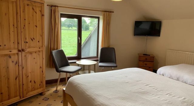 Shawgate Farm Guest House, Забронировать Фермерский дом Отели Ипстонс с парковкой, Парковка