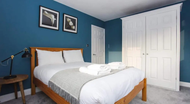 Lovely 2 Bedroom Flat Near Whitechapel Station