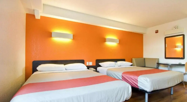 Четырёхместный номер Standard Motel 6-Springfield, DC - Washington Southwest