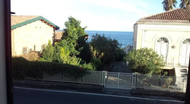 Acitrezza Inn B&B, Book Bed and Breakfast Acitrezza Etna
