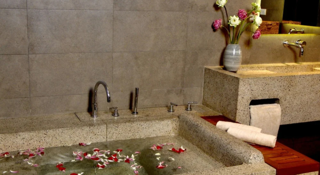 Полулюкс Indra Hotel