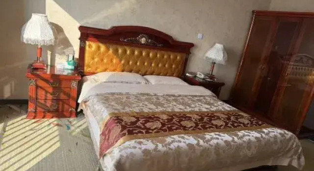 Люкс Deluxe Gongcheng Qianjun International Hotel