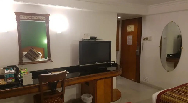 Двухместный номер Executive Ramee Guestline Hotel Dadar