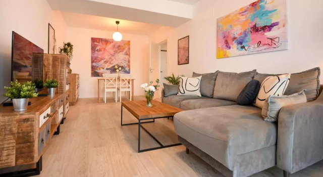 Апартаменты SUGAR RUSH - Modern 1BR Apt with Balcony