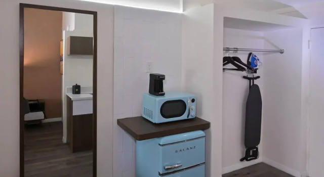 Четырёхместный номер Premium с балконом и с красивым видом из окна Golden Host Resort - Sarasota