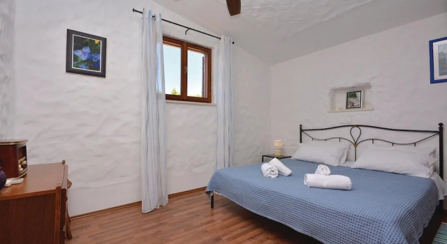 2 Bedroom Nice Home In Stari Grad, Prenota Hotel Hotel a Croatian Islands con piscina, Piscina