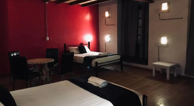 Кровать в общем номере (мужской номер) Hostal Regina