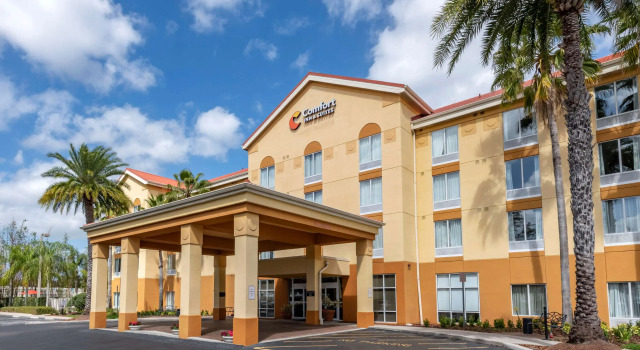 Comfort Inn & Suites Sanford, Varaa Hotelli Hotellit North Orlando aamiaisella, Aamiainen