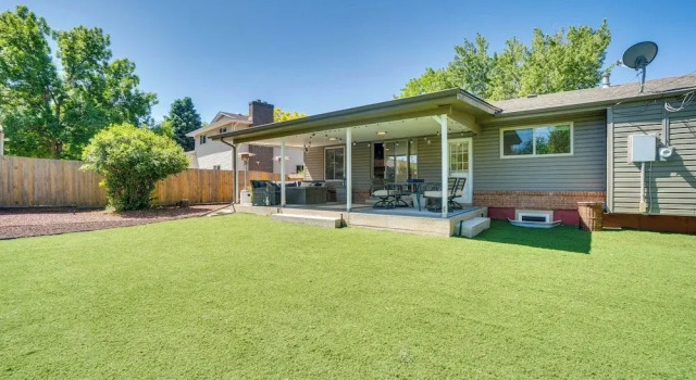 Коттедж Covered Patio & Fire Pit: Centennial Home!