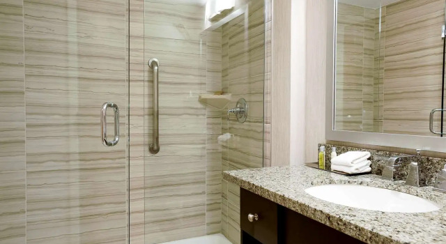 Полулюкс DoubleTree by Hilton Hotel Denver - Aurora