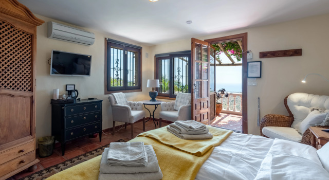 las palmeras stuning rural 3 bedroom property wiith perfectly maintained gardens  and private pool