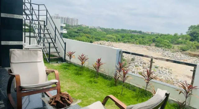 Modern Holiday Home with 5 Bedrooms, Rezerwuj Hotel Hajdarabad 