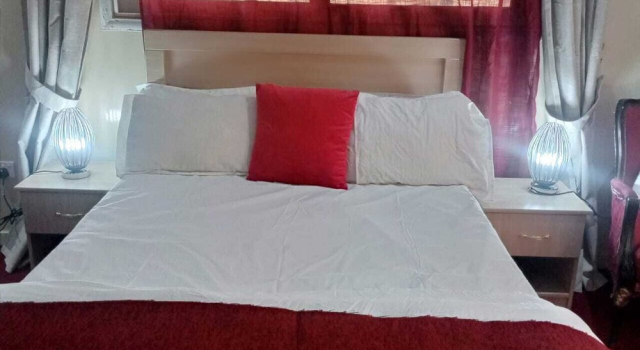 Sally Beach Hotel Yenne, Book Hotel Hoteller i Siendou med parkering, Parkering