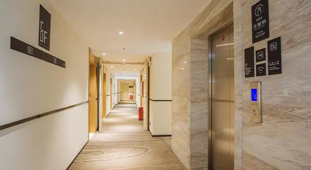 City Comfort Inn Zhanjiang Suixi Quanfeng Plaza, Boek Hotel Hotels in Guangdong met parkeren, Parkeren