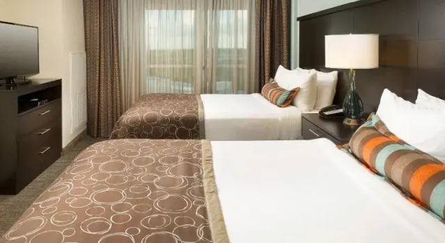 Четырёхместный люкс Staybridge Suites DALLAS-LAS COLINAS AREA