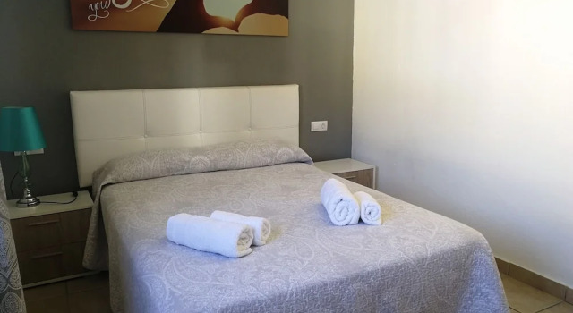 HUELLA CANARIA Complejo LAS OLAS, Забронировать Апартаменты/квартира Отели Плайя дель Инглес с парковкой, рядом с Экуменический храм Эль-Сальвадор, Парковка