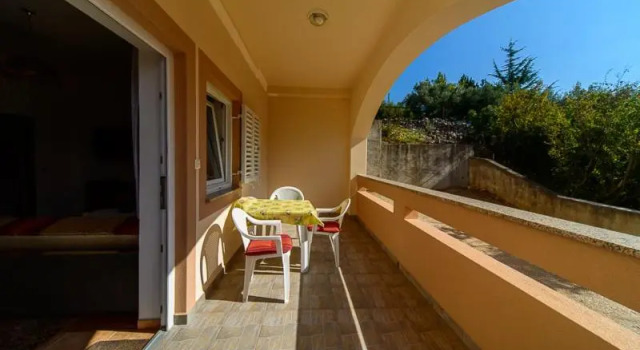 Apartments Esad, Prenota Appartamento Hotel a Isole Quarnerine con parcheggio, Parcheggio