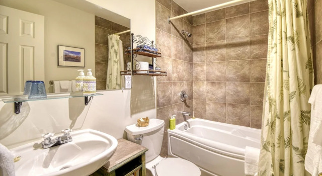 Номер Economy Auberge Le Lupin-Self Check-in