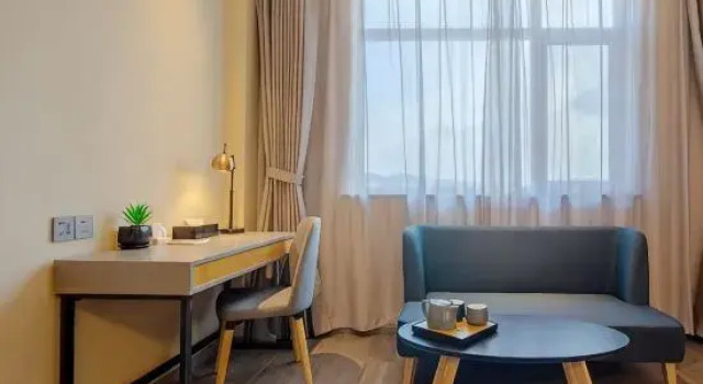 Люкс Homeinn Selected Hotel (Longkou Huanhai Middle Road Government Square)
