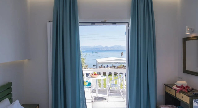 Christina Beachfront Rooms By Hotelius, Забронировать Отель Отели периферии Ионических островов с парковкой, Парковка