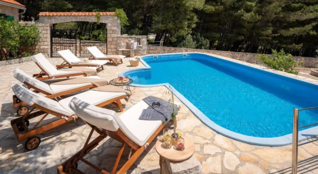 Вилла Luxury Villa Zlatni Rat with Pool, Near Zlatni Rat Beach, Bol