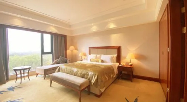 Люкс Deluxe с видом на сад New Century Grand Hotel Huaian