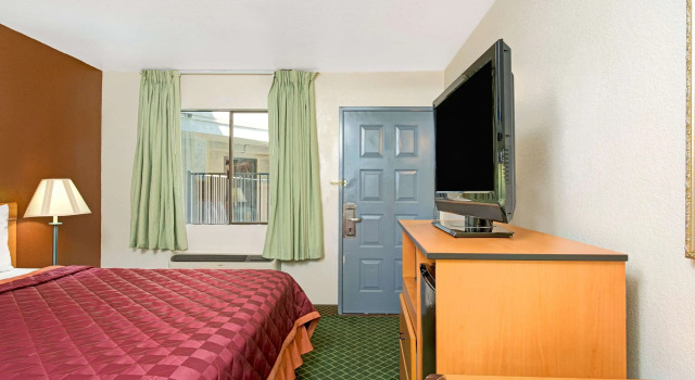 Travelodge by Wyndham Sacramento / Rancho Cordova, Book Hotel Rancho Cordova California