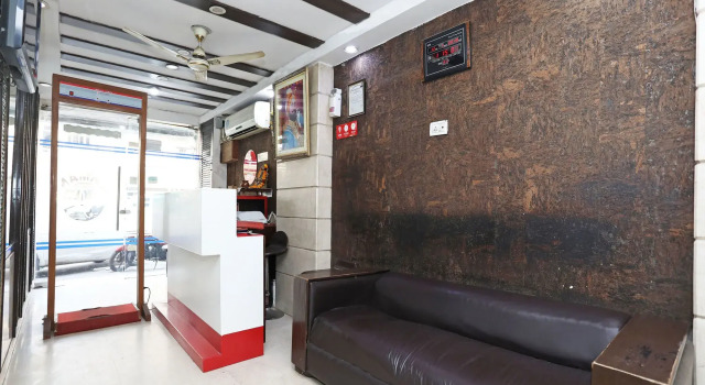 OYO 512 Hotel Aman Inn, Забронировать Отель Отели Нью-Дели с бассейном, рядом с Рынок Садар-Базар, Бассейн