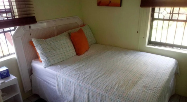 Henrietta's Seaview Studio, Book Hotel Pigeon Island Monchy