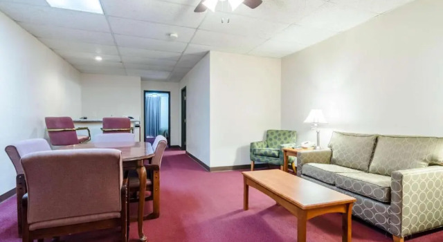 Люкс Wyndham Garden Salina Conference Center