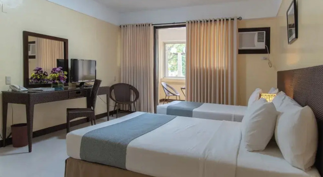 Номер Deluxe с балконом Matabungkay Beach Hotel